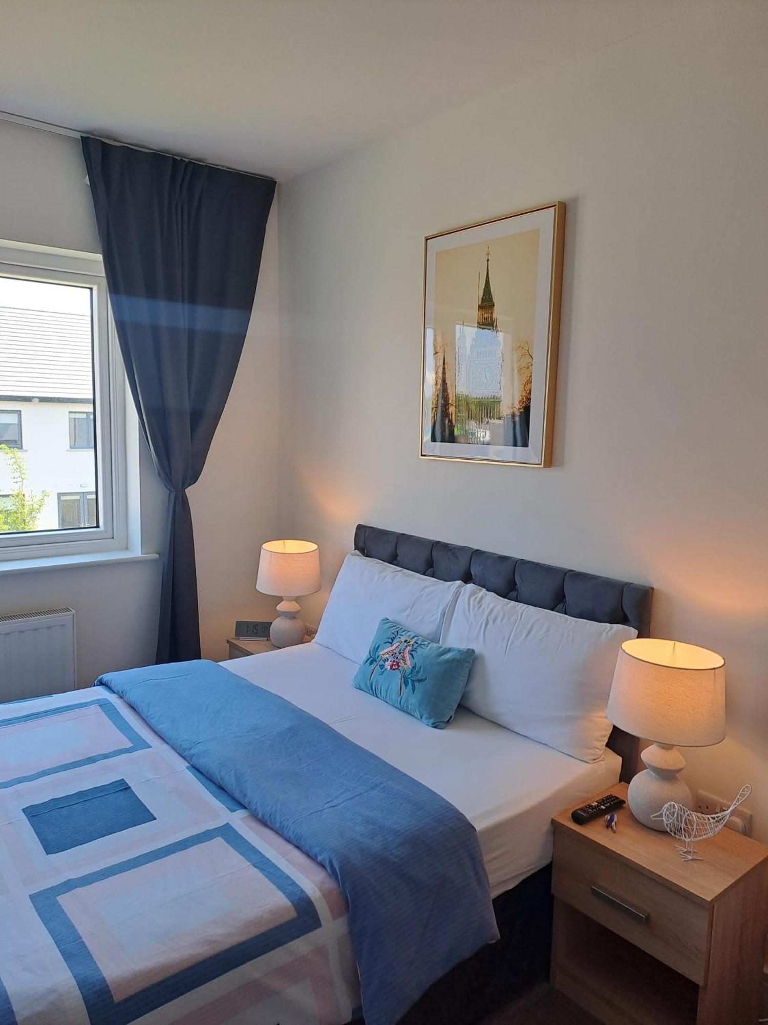 Cozy Bedroom In Lucan, Dublín Exterior foto